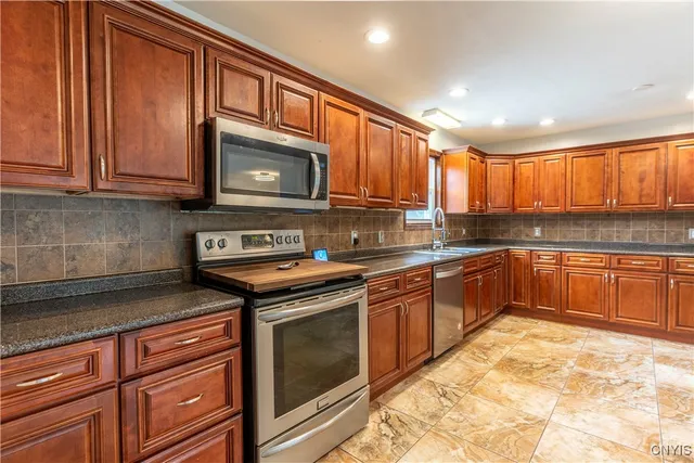 $369,900 | 229 County Route, Constantia, NY 13044