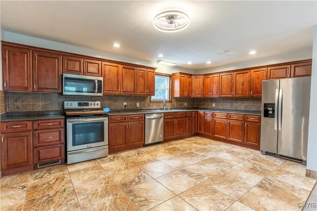 $369,900 | 229 County Route, Constantia, NY 13044