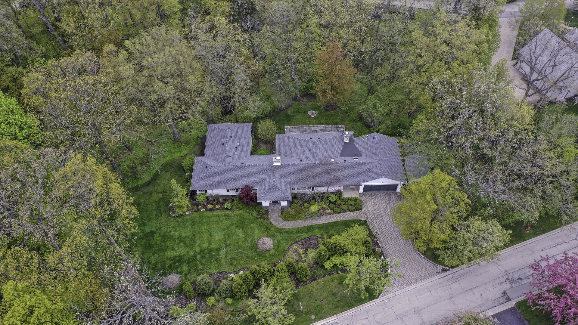 1020 East Westleigh Road Lake Forest, IL 60045 - Photo 29 of 31 an aerial view of a house with a yard