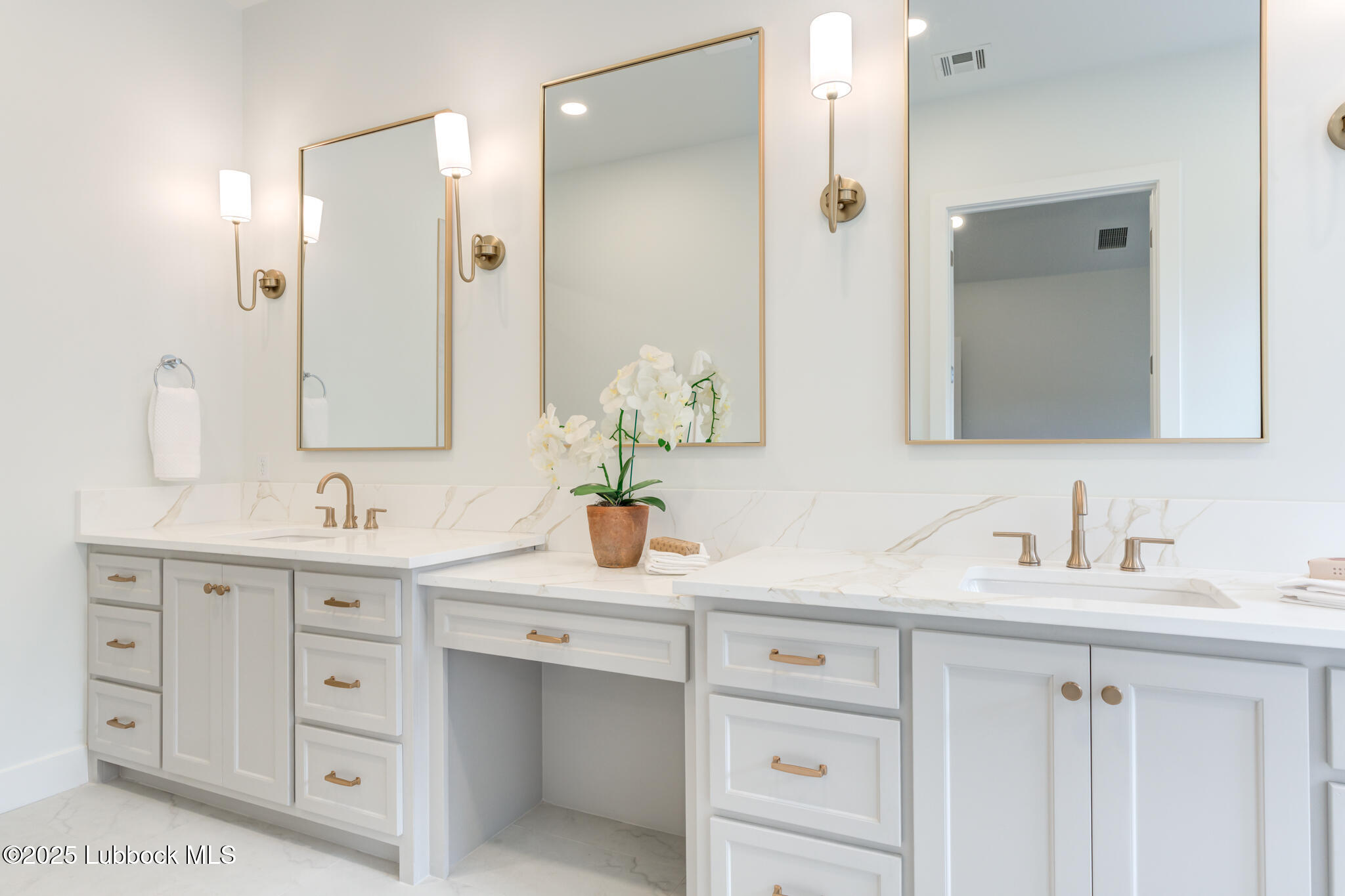 4617 138th Place Lubbock, TX 79424 - Photo 33 of 56 DSC00858_59_60