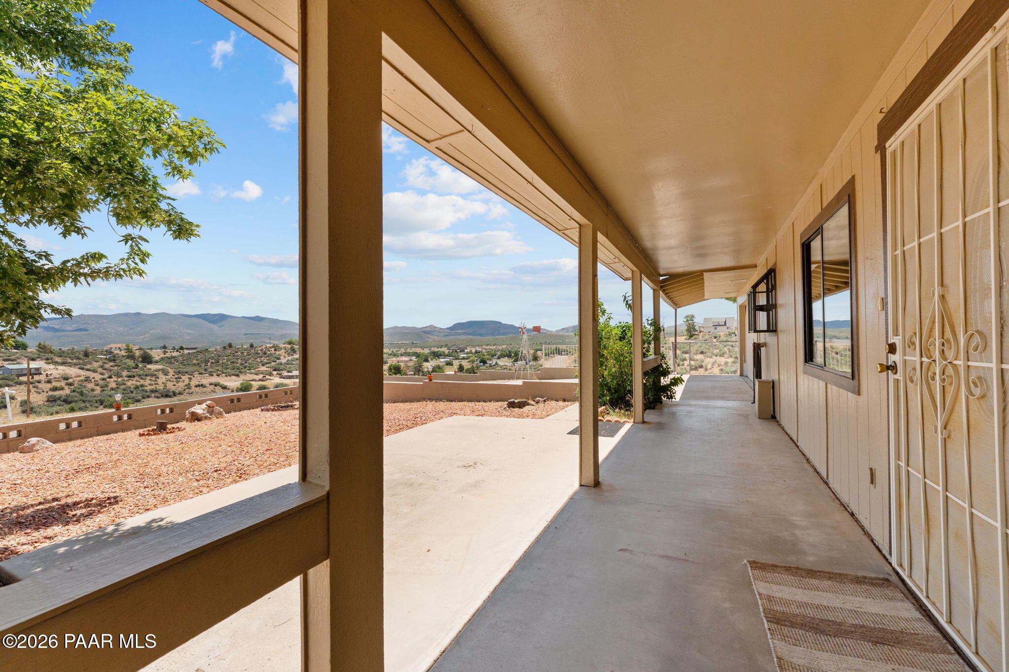 18112 Spoon Road Peeples Valley, AZ 86332 - Photo 3 of 30 Front porch view