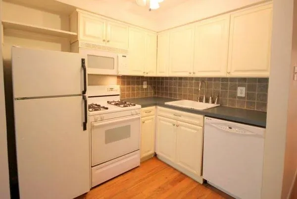 $3,750 | 108 14th Street, Unit 4W, Hoboken, NJ 07030