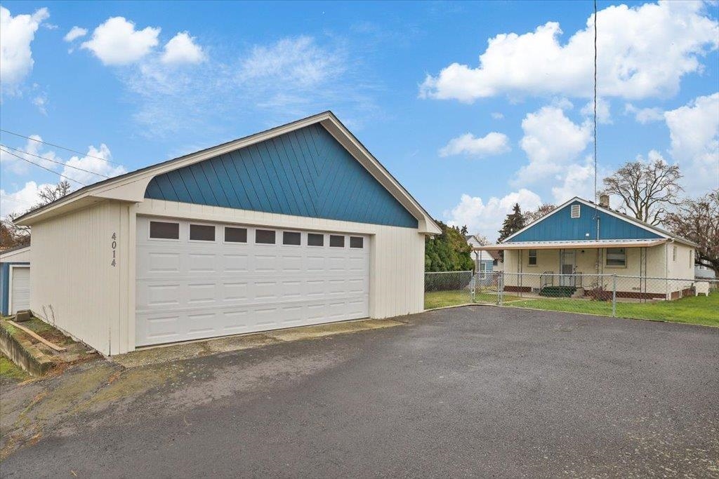 4014 North Maple Street Spokane, WA 99205 - Photo 4 of 20