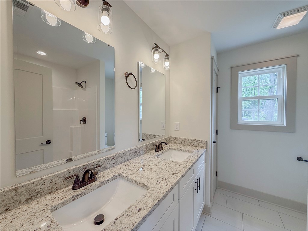 212 North Pine Street Seneca, SC 29678 - Photo 17 of 39