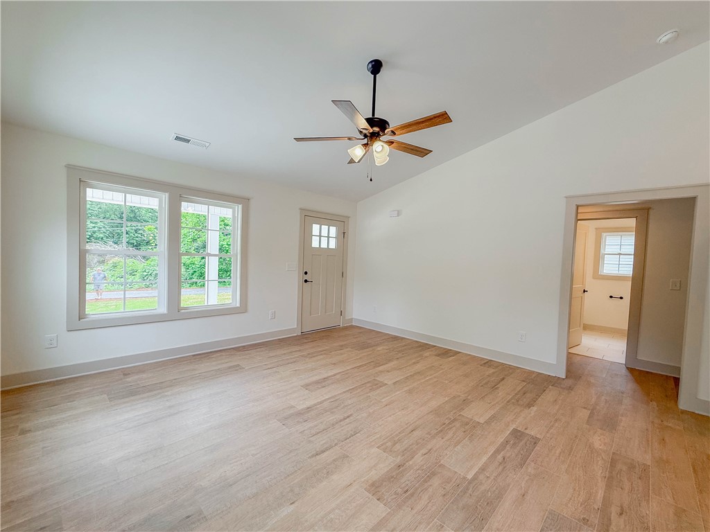 212 North Pine Street Seneca, SC 29678 - Photo 7 of 39