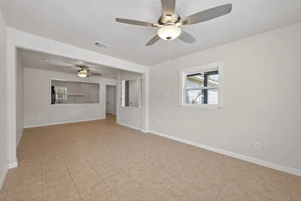 $1,600 | 140 Marie Street, Shepherd, TX 77371