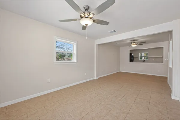 $1,600 | 140 Marie Street, Shepherd, TX 77371