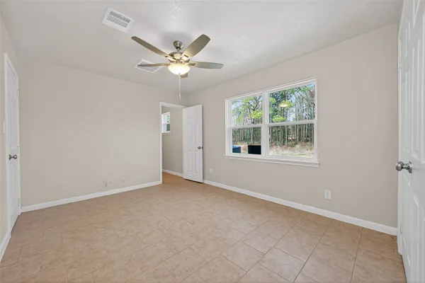 $1,600 | 140 Marie Street, Shepherd, TX 77371