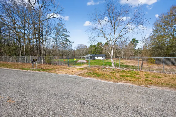 $1,600 | 140 Marie Street, Shepherd, TX 77371