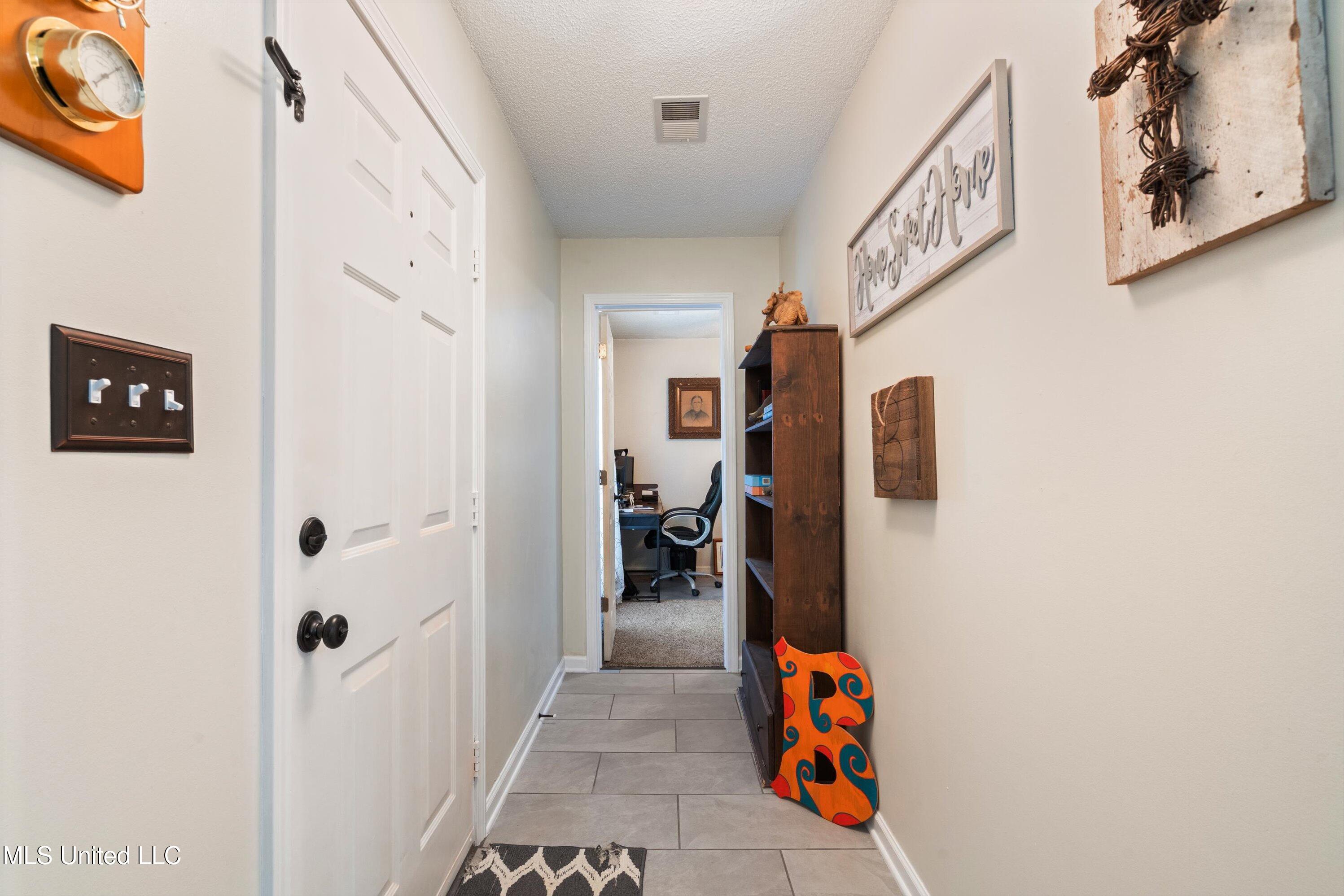 444 Shaker Drive Senatobia, MS 38668 - Photo 13 of 31 06-DSC3398