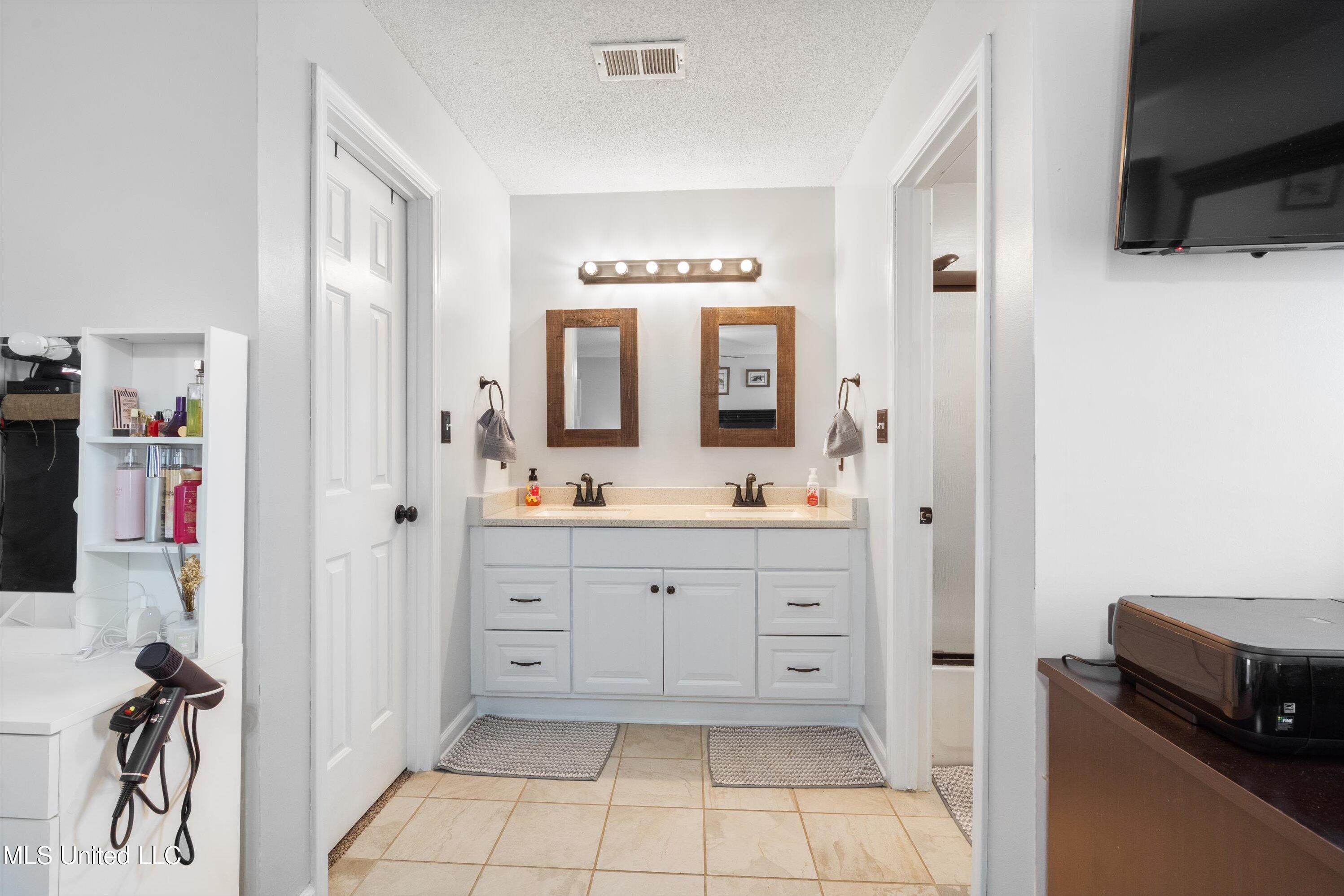 444 Shaker Drive Senatobia, MS 38668 - Photo 22 of 31 23-DSC3448