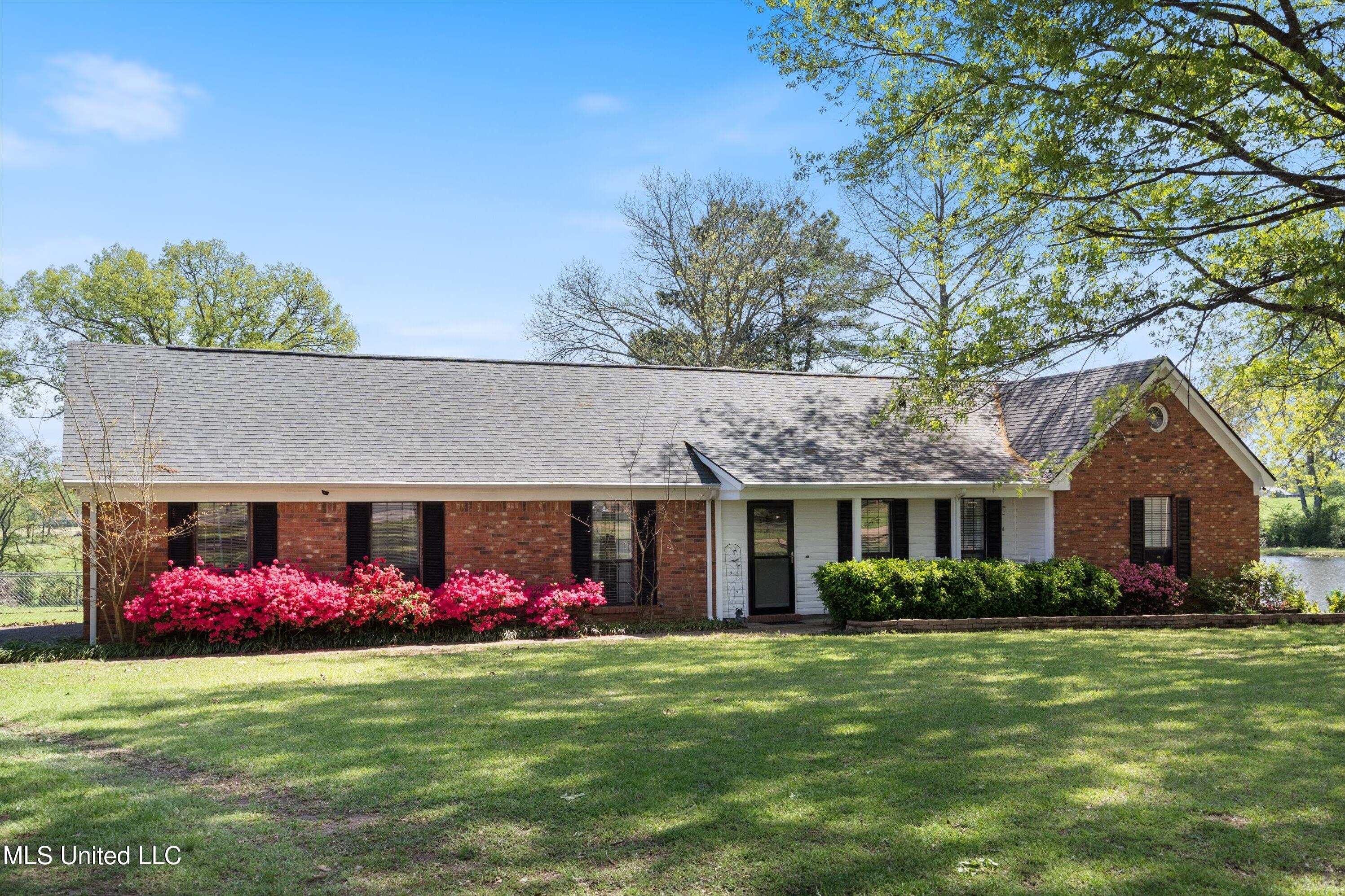 444 Shaker Drive Senatobia, MS 38668 - Photo 4 of 31 04-DSC3391