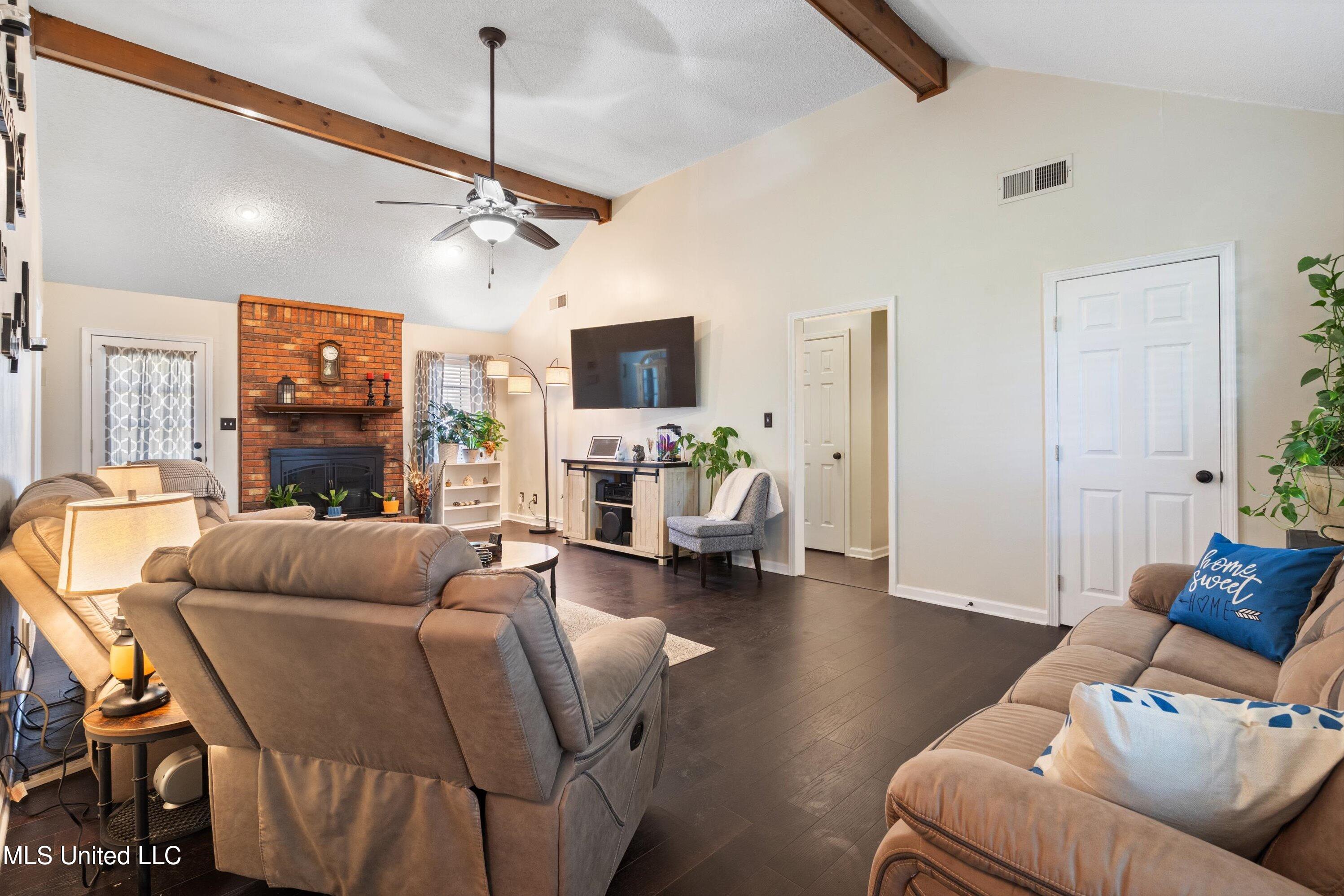 444 Shaker Drive Senatobia, MS 38668 - Photo 7 of 31 09-DSC3407