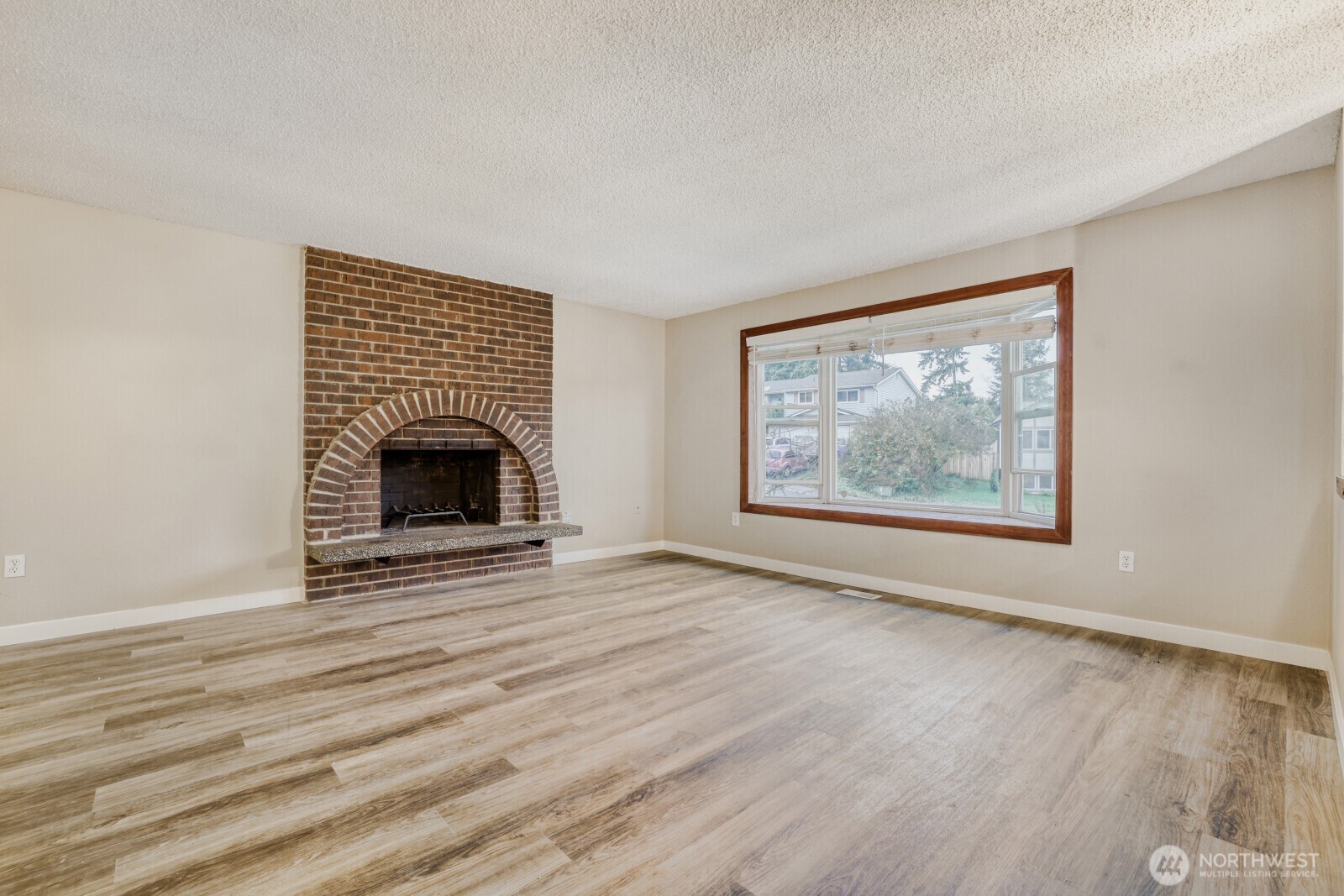 501 75th Place Southwest Everett, WA 98203 - Photo 6 of 28