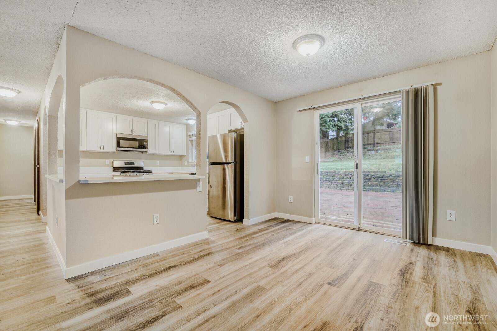 501 75th Place Southwest Everett, WA 98203 - Photo 9 of 28