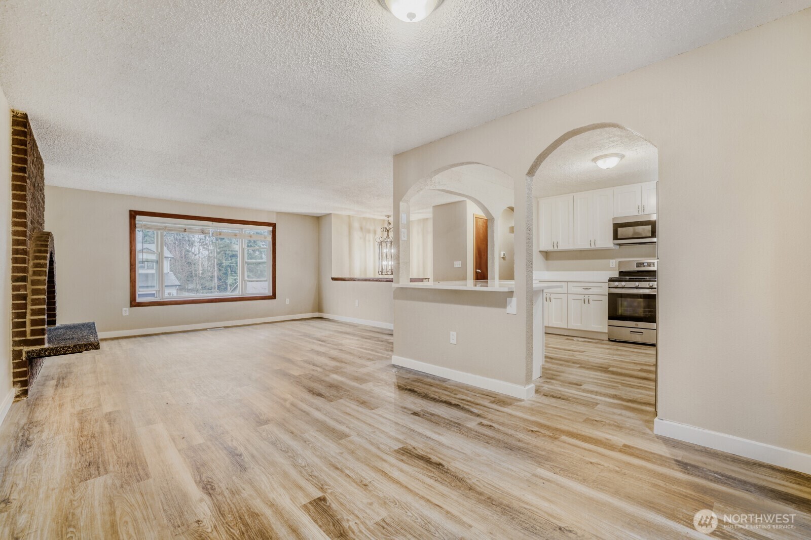 501 75th Place Southwest Everett, WA 98203 - Photo 10 of 28