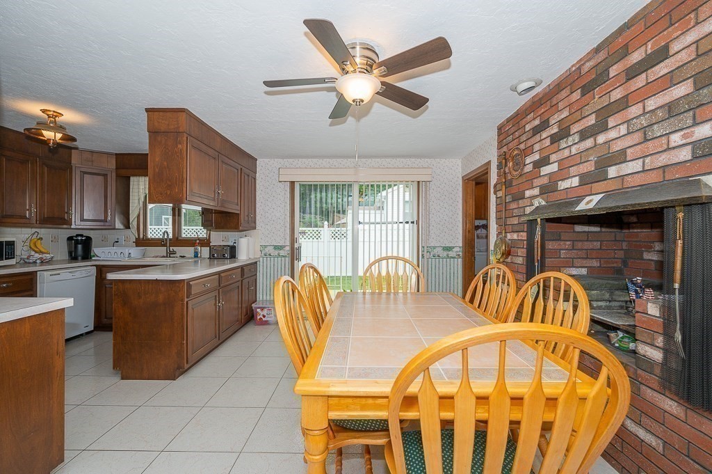 83 Middlesex Avenue Worcester, MA 01604 - Photo 10 of 17