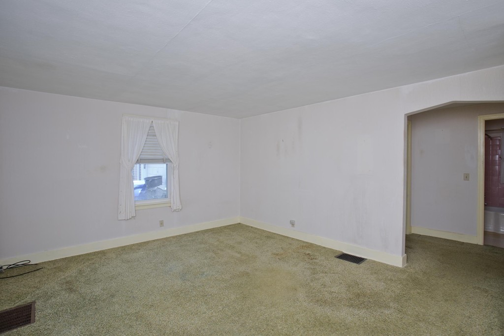 69 Audubon Street Springfield, MA 01108 - Photo 4 of 14