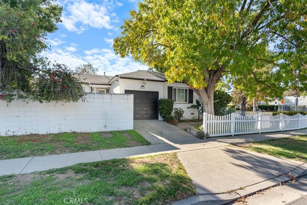 17900 Hatteras Street Encino, CA 91316 - Photo 15 of 17