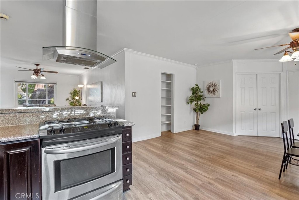 17900 Hatteras Street Encino, CA 91316 - Photo 6 of 17