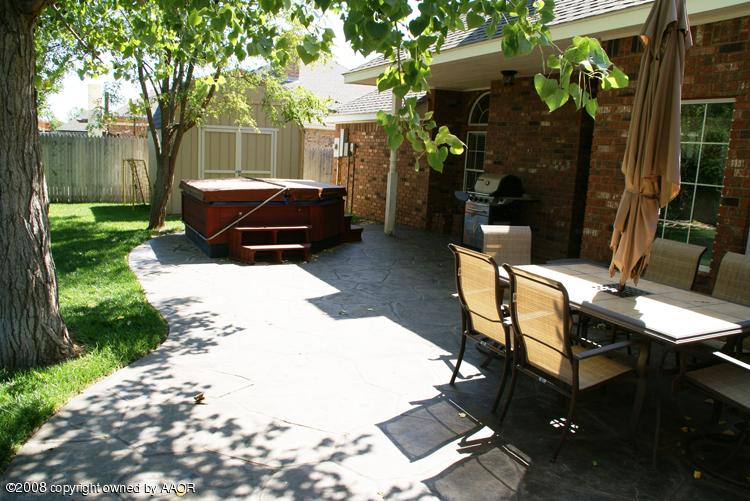 7100 Rochelle Lane Amarillo, TX 79109 - Photo 22 of 25 Back Patio