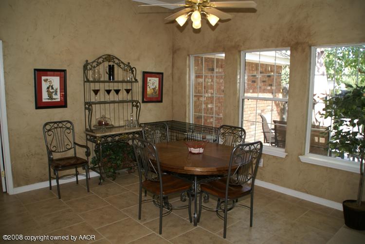 7100 Rochelle Lane Amarillo, TX 79109 - Photo 8 of 25 Breakfast