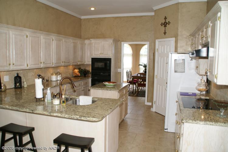 7100 Rochelle Lane Amarillo, TX 79109 - Photo 9 of 25 Kitchen
