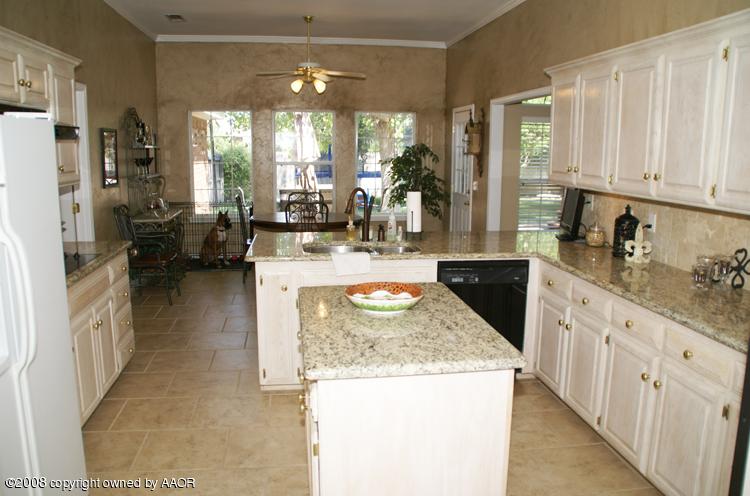 7100 Rochelle Lane Amarillo, TX 79109 - Photo 10 of 25 Kitchen