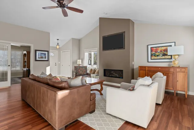 $499,900 | 4923 West Woods Creek Lane, Appleton, WI 54913