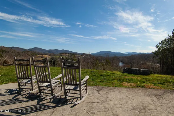 $340,000 | 338 Shooting Star Loop, Unit 203, Townsend, TN 37882