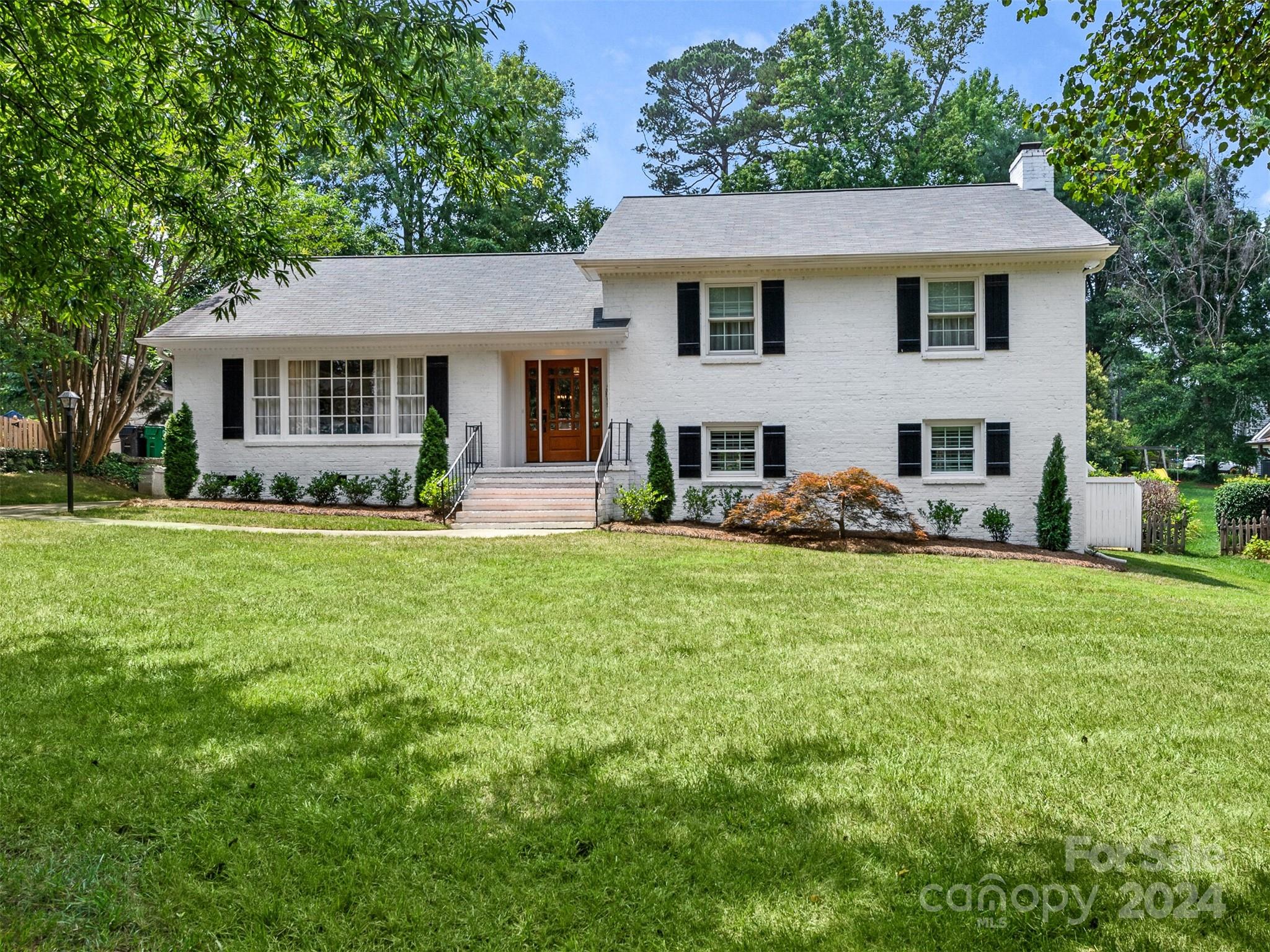 1201 Braeburn Road Charlotte, NC 28211 - Photo 1 of 31 Gallery Image 1