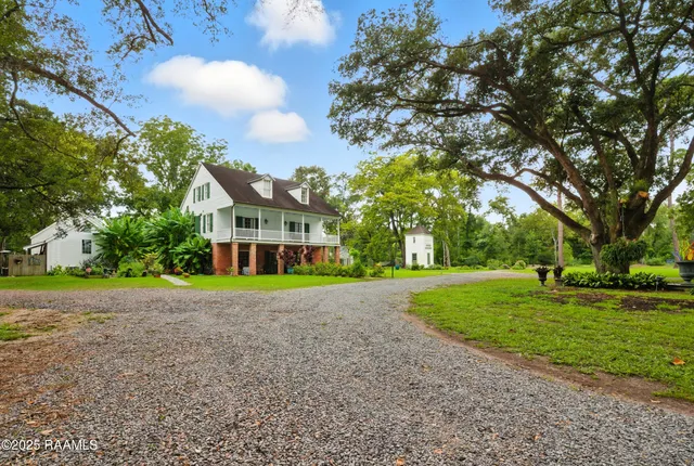 $1,800,000 | 1862 Bushville Highway, Arnaudville, LA 70512