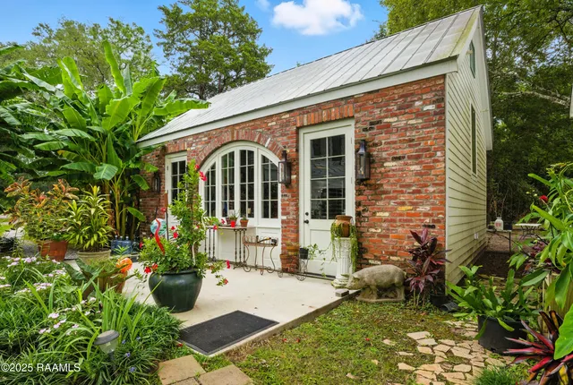 $1,800,000 | 1862 Bushville Highway, Arnaudville, LA 70512