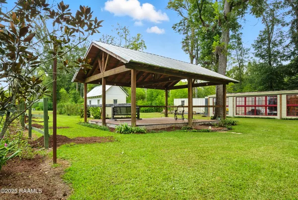 $1,800,000 | 1862 Bushville Highway, Arnaudville, LA 70512