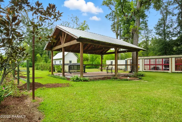 $1,800,000 | 1862 Bushville Highway, Arnaudville, LA 70512