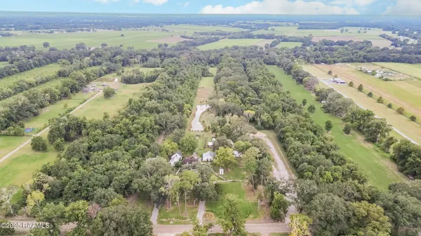 $1,800,000 | 1862 Bushville Highway, Arnaudville, LA 70512