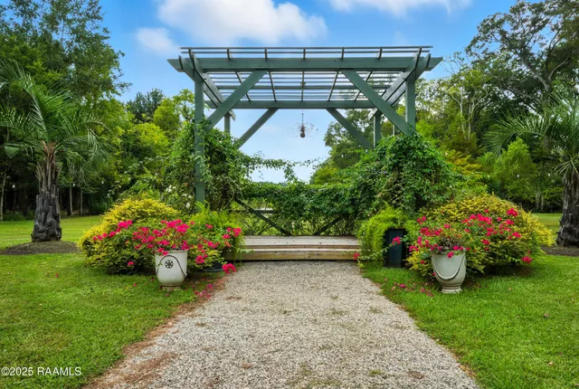 $1,800,000 | 1862 Bushville Highway, Arnaudville, LA 70512