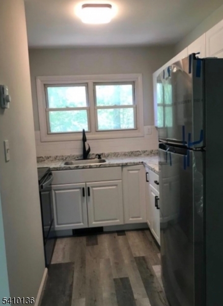 8 Skidmore Trail Hopatcong, NJ 07843 - Photo 3 of 9