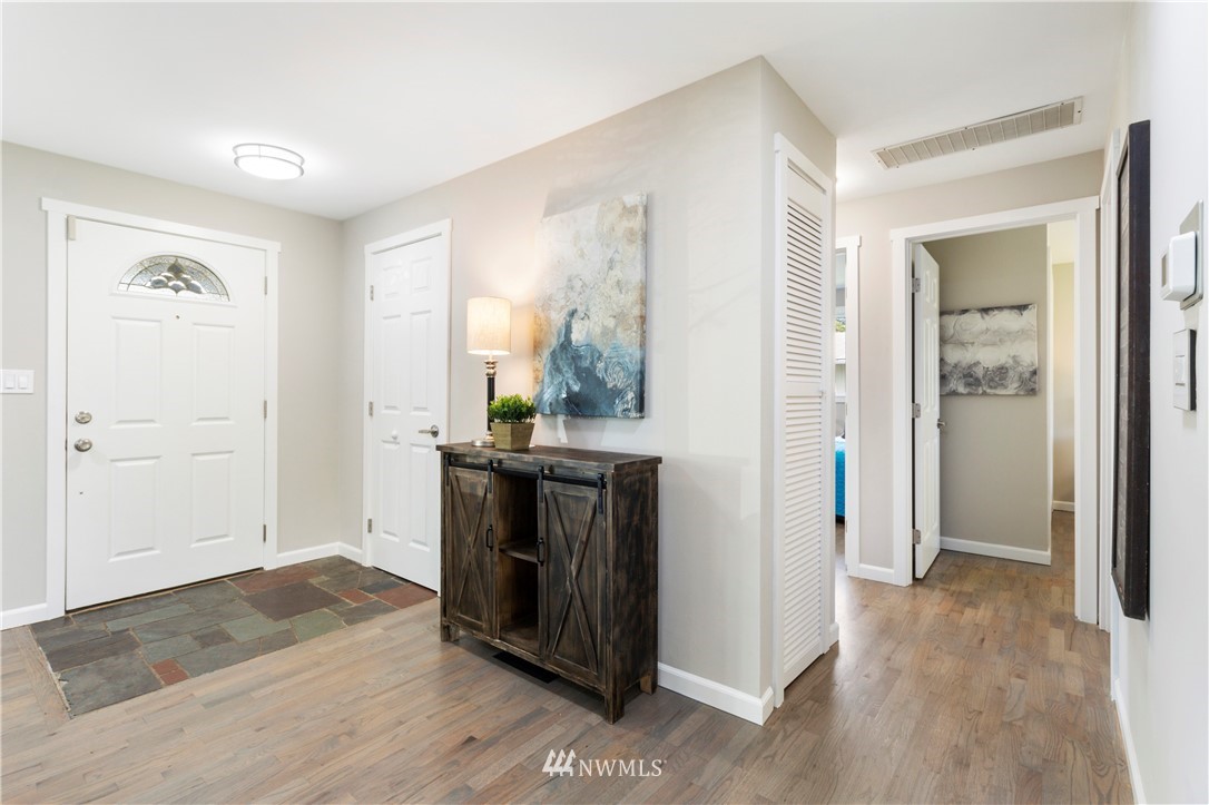 10020 126th Avenue Southeast Renton, WA 98056 - Photo 13 of 30 Gallery Image 13