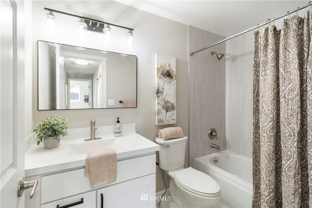 10020 126th Avenue Southeast Renton, WA 98056 - Photo 18 of 30 Gallery Image 18