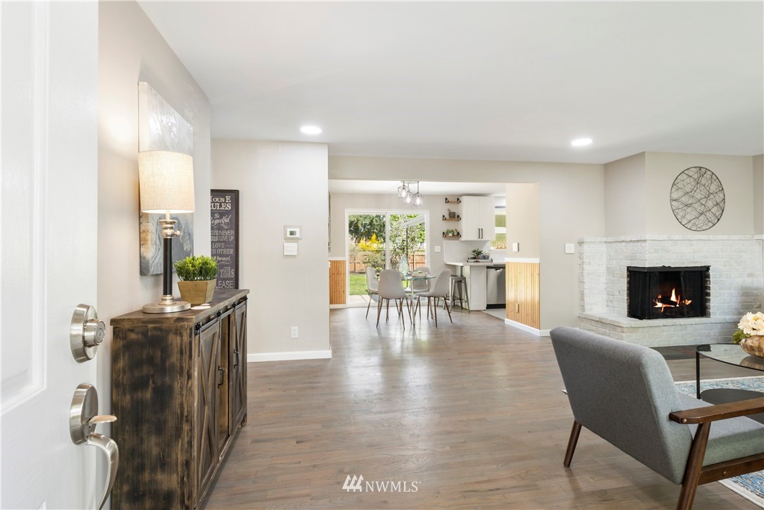 10020 126th Avenue Southeast Renton, WA 98056 - Photo 3 of 30 Gallery Image 3