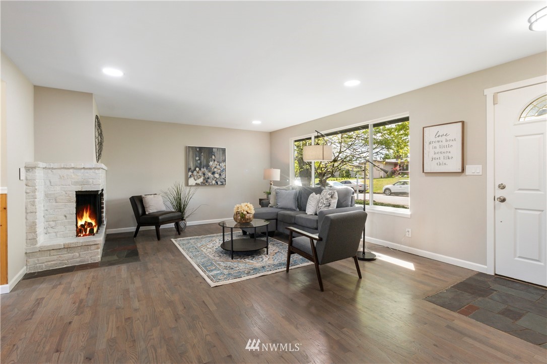 10020 126th Avenue Southeast Renton, WA 98056 - Photo 5 of 30 Gallery Image 5