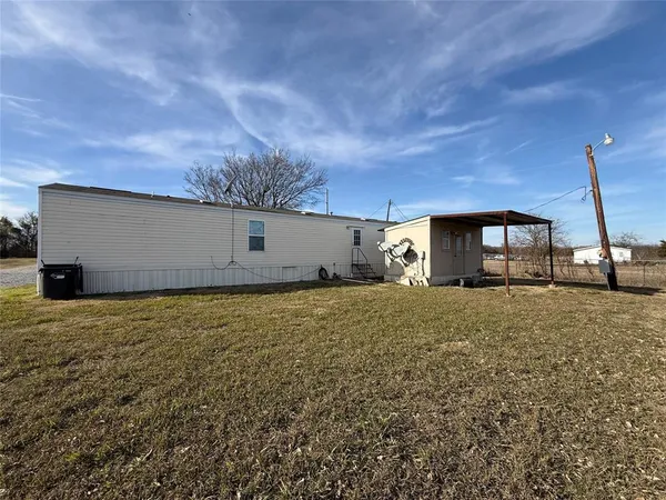 $1,800 | 9879 Private Road 5377, Nevada, TX 75173
