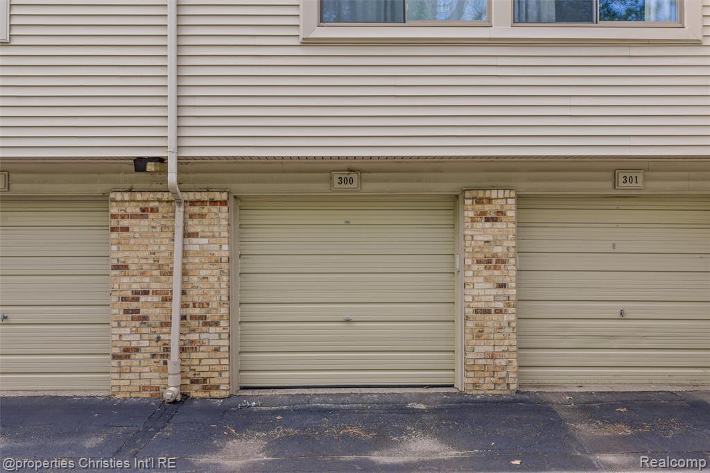 3805 Lone Pine Road, Unit 300 West Bloomfield, MI 48323 - Photo 23 of 26
