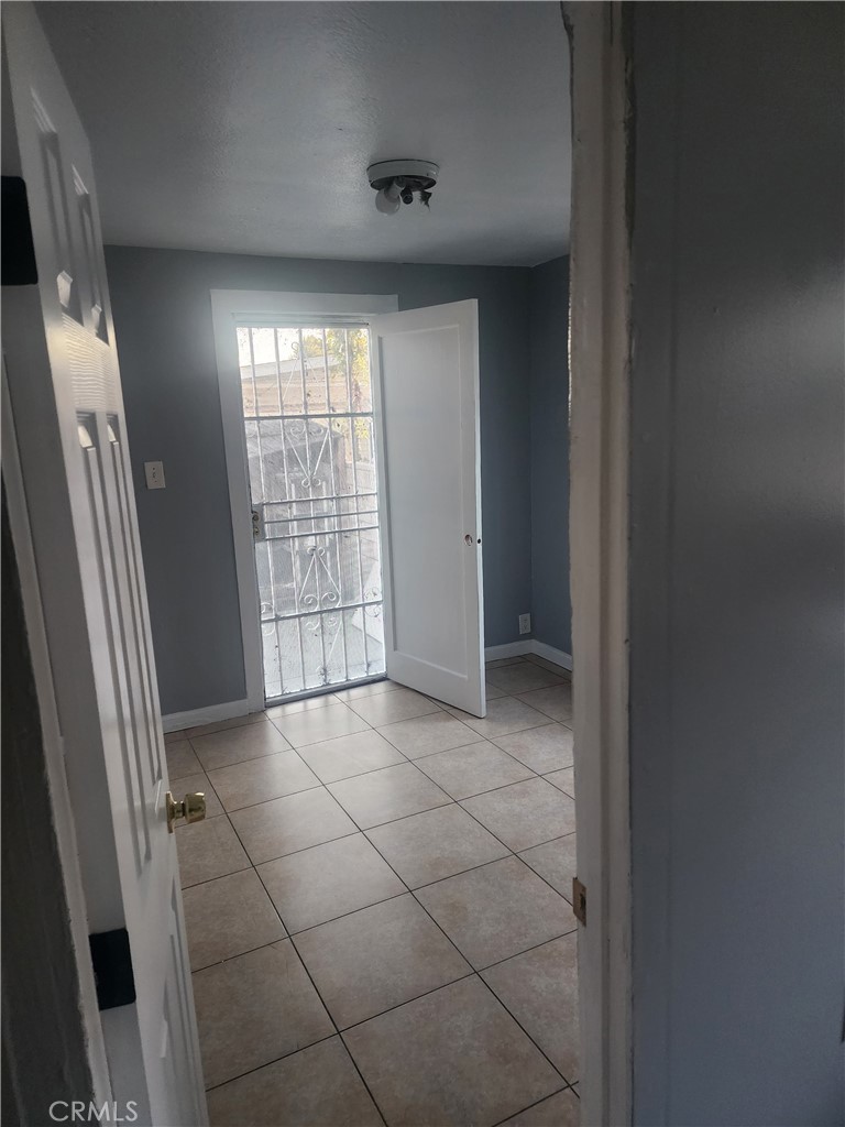 1470 East 42nd Street Los Angeles, CA 90011 - Photo 6 of 6