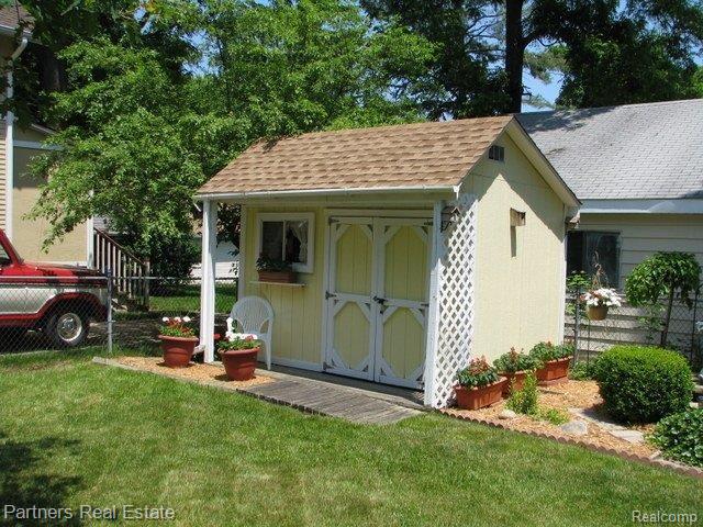 322 Maple Street Howell, MI 48843 - Photo 8 of 24 IMG_1320_1.JPG