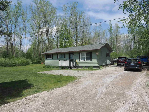 $165,000 | 1851 East Erickson Road, Pinconning, MI 48650