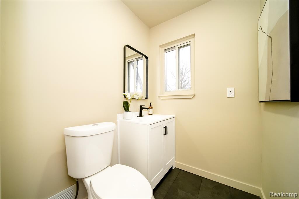 46985 Heydenreich Road Macomb, MI 48044 - Photo 44 of 60