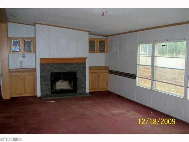 1562 Pinnacle Hotel Road Pinnacle, NC 27043 - Photo 6 of 11 Interior Space/Layout.