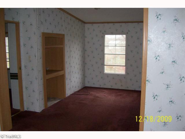 1562 Pinnacle Hotel Road Pinnacle, NC 27043 - Photo 7 of 11 Interior Space/Layout.